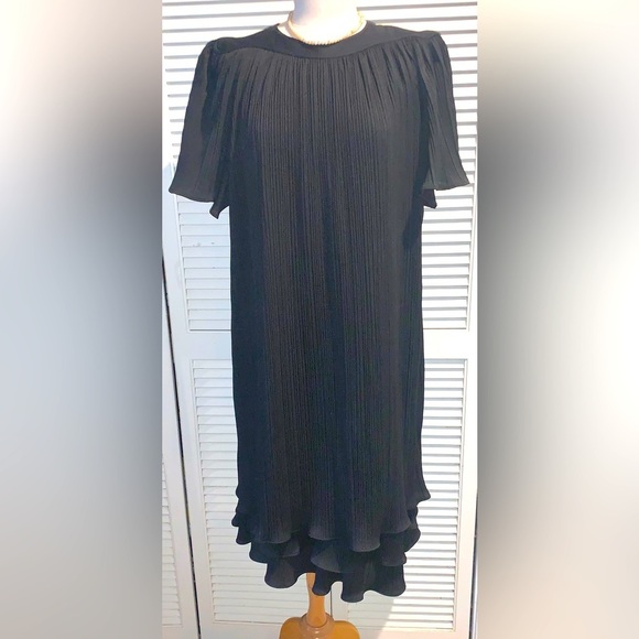 Statements vintage short sleeve midi tiered dress in black - Picture 1 of 13